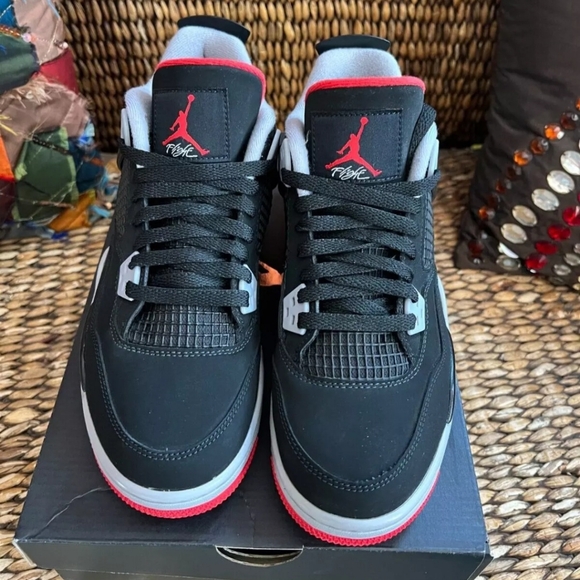 Air Jordan 4 Retro OG GS Bred 2019 Black Cement  Size 7 / 8.5 W 408454-060 NWB - Picture 2 of 8